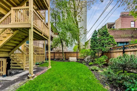 $450,000 | 5522 South Everett Avenue, Unit 1, Chicago, IL 60637