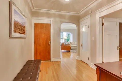 $450,000 | 5522 South Everett Avenue, Unit 1, Chicago, IL 60637