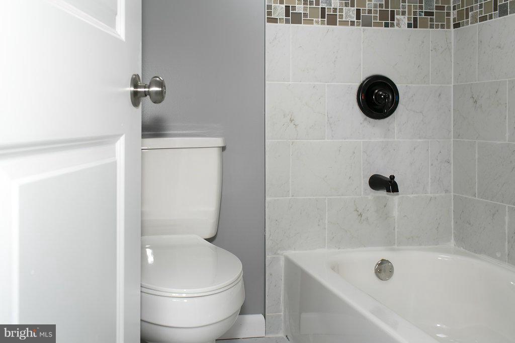 7302 Rockridge Road Pikesville, MD 21207 - Photo 22 of 26 Bath