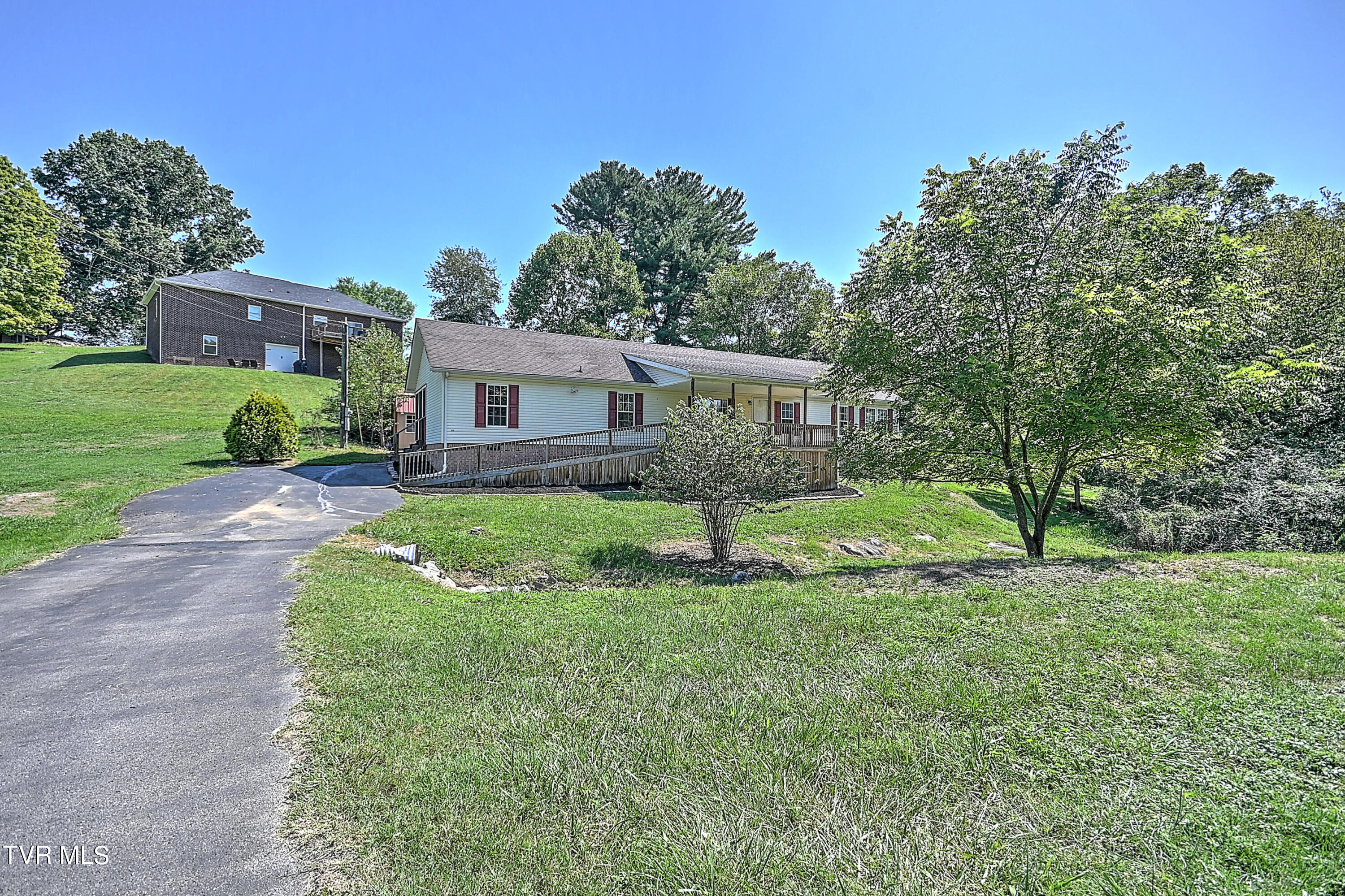 200 Walnut Hill Road Bristol, TN 37620 - Photo 2 of 47 200 Walnut CP-2