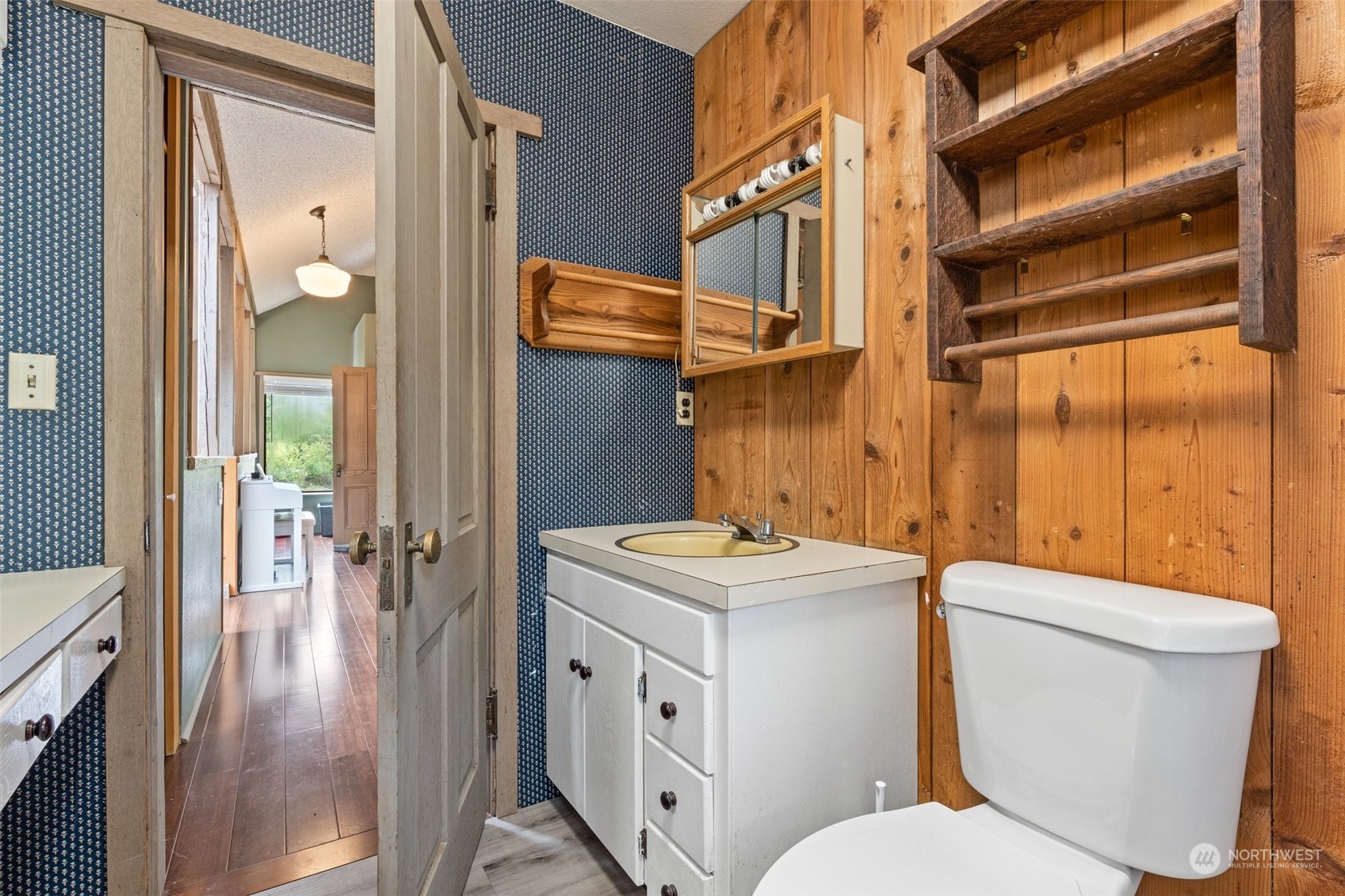 299 Logan Hill Road Chehalis, WA 98532 - Photo 25 of 40 a bathroom with a sink a toilet and shower