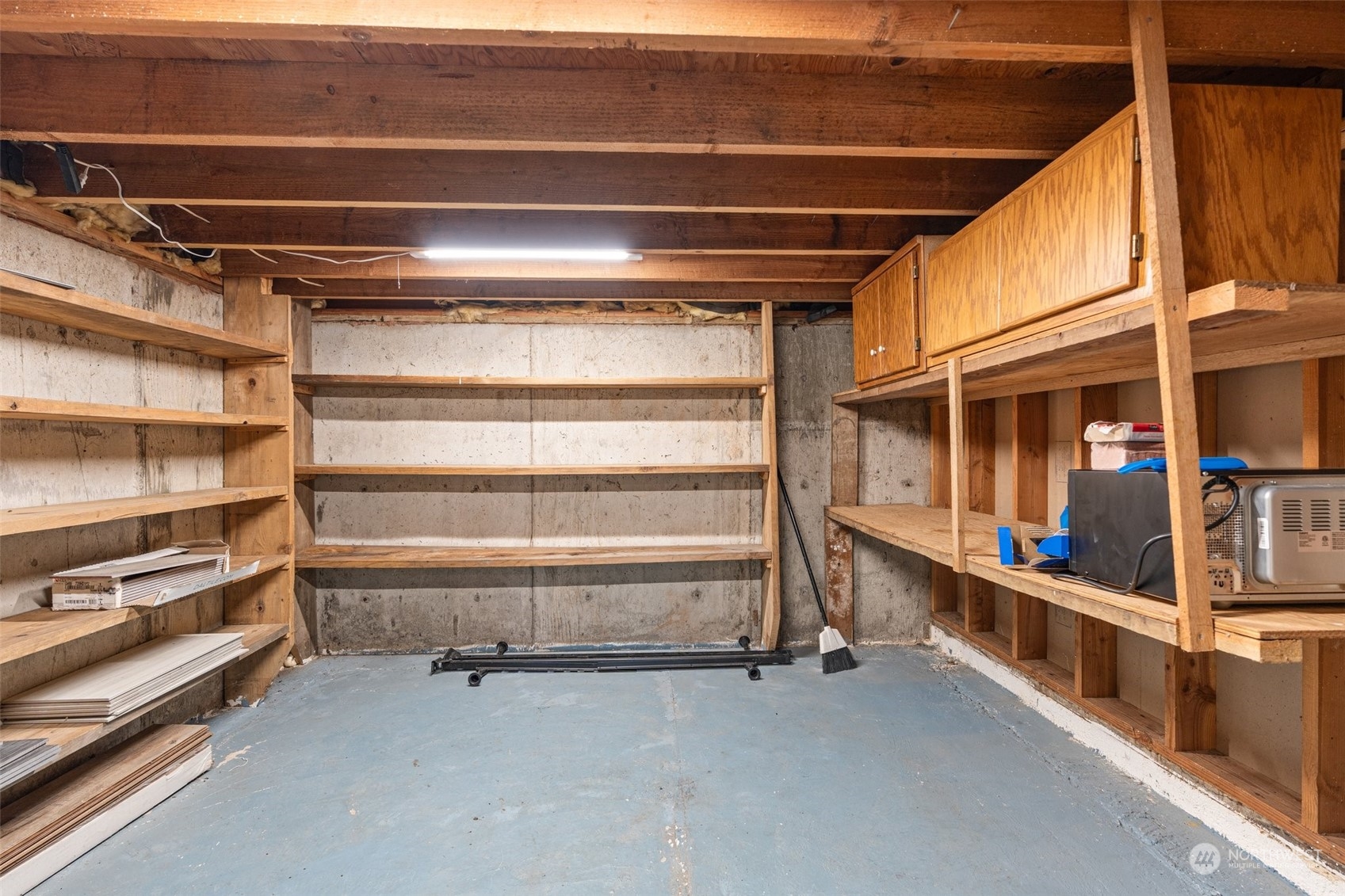 299 Logan Hill Road Chehalis, WA 98532 - Photo 30 of 40 a view of walk in closet with empty racks
