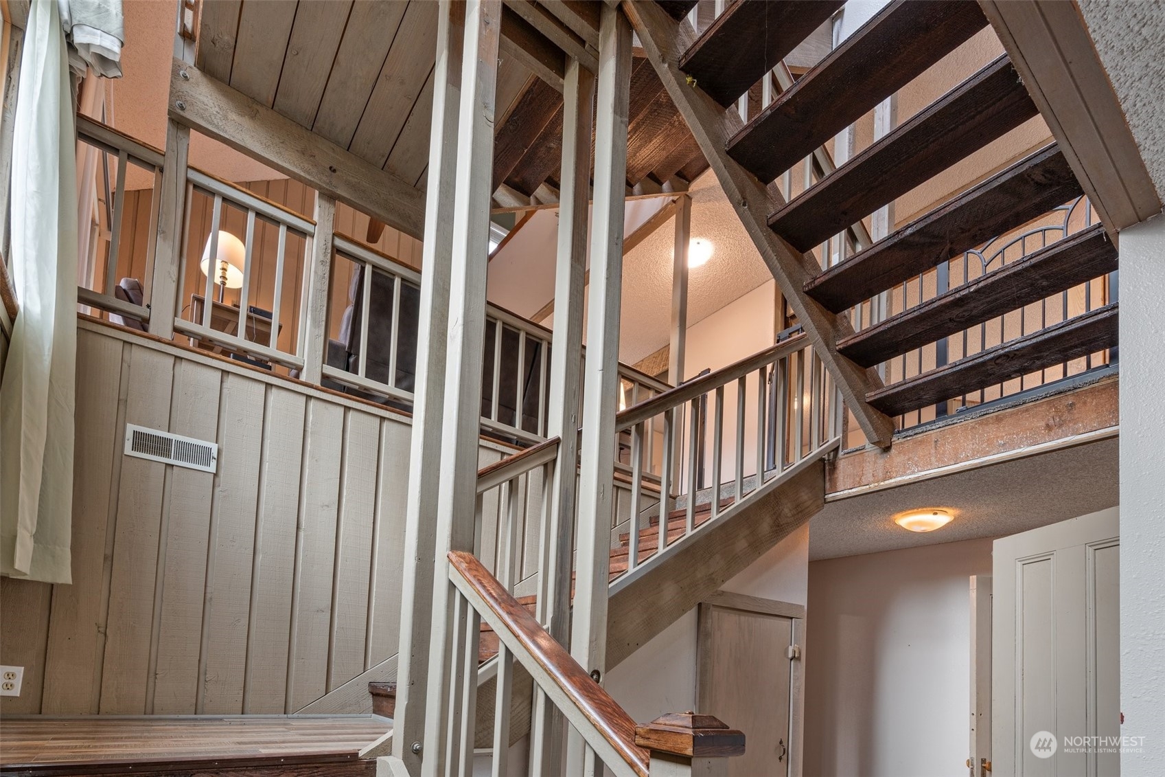 299 Logan Hill Road Chehalis, WA 98532 - Photo 7 of 40 a view of an entryway with staircase