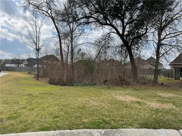 $160,000 | 120 Kellywood Court, Belle Chasse, LA 70037