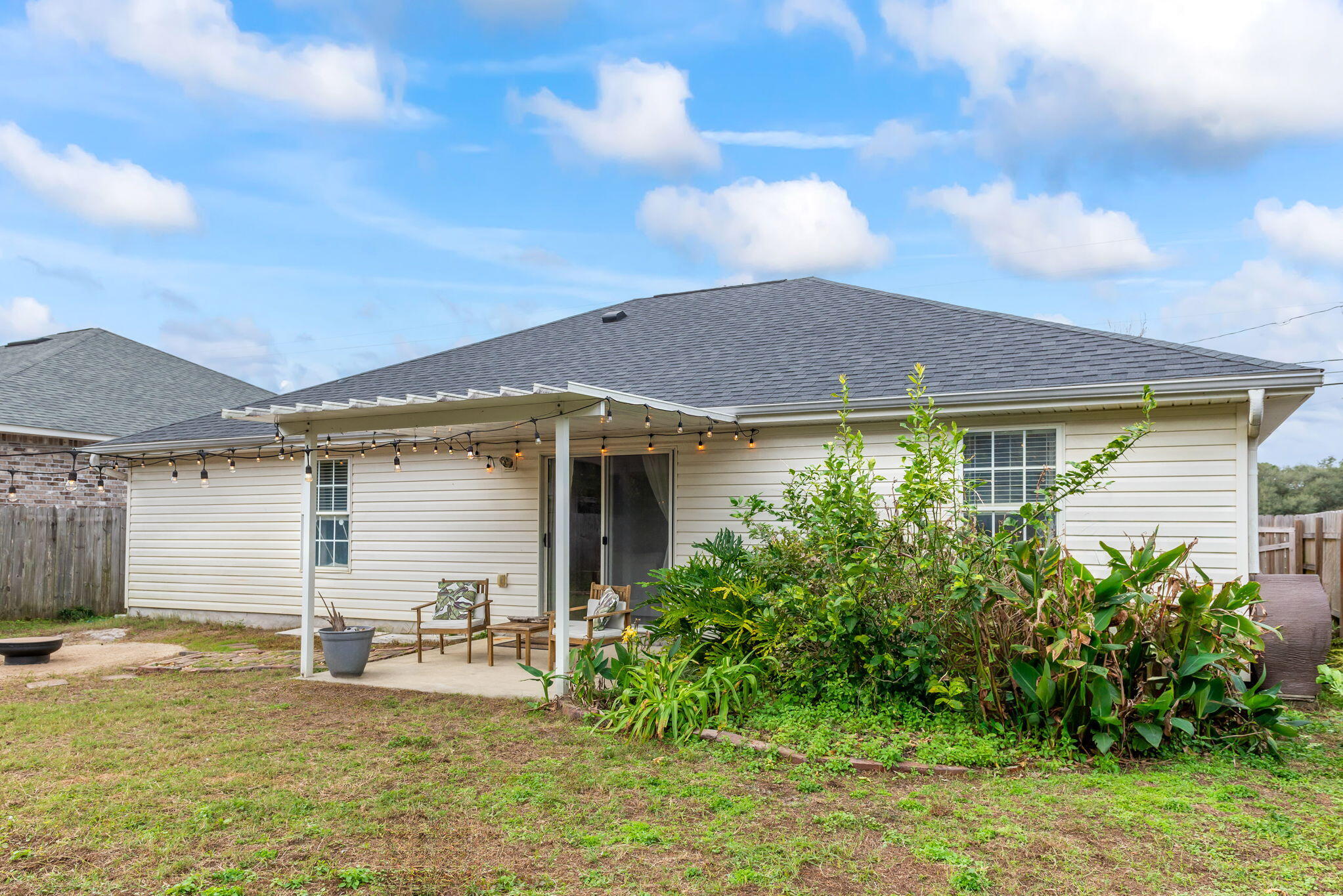 1462 Redfish Point Road Gulf Breeze, FL 32563 - Photo 31 of 34 Backyard