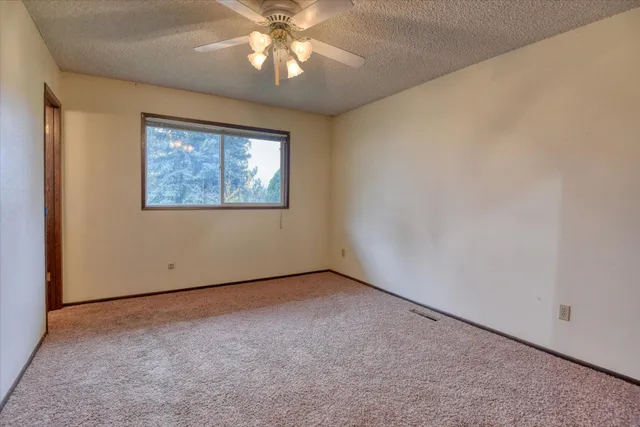 $300,000 | 120 East Circle Drive, Newport, WA 99156