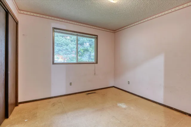 $300,000 | 120 East Circle Drive, Newport, WA 99156