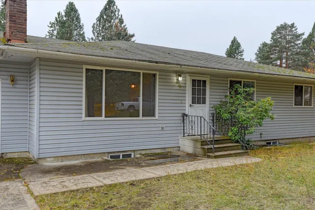 $300,000 | 120 East Circle Drive, Newport, WA 99156