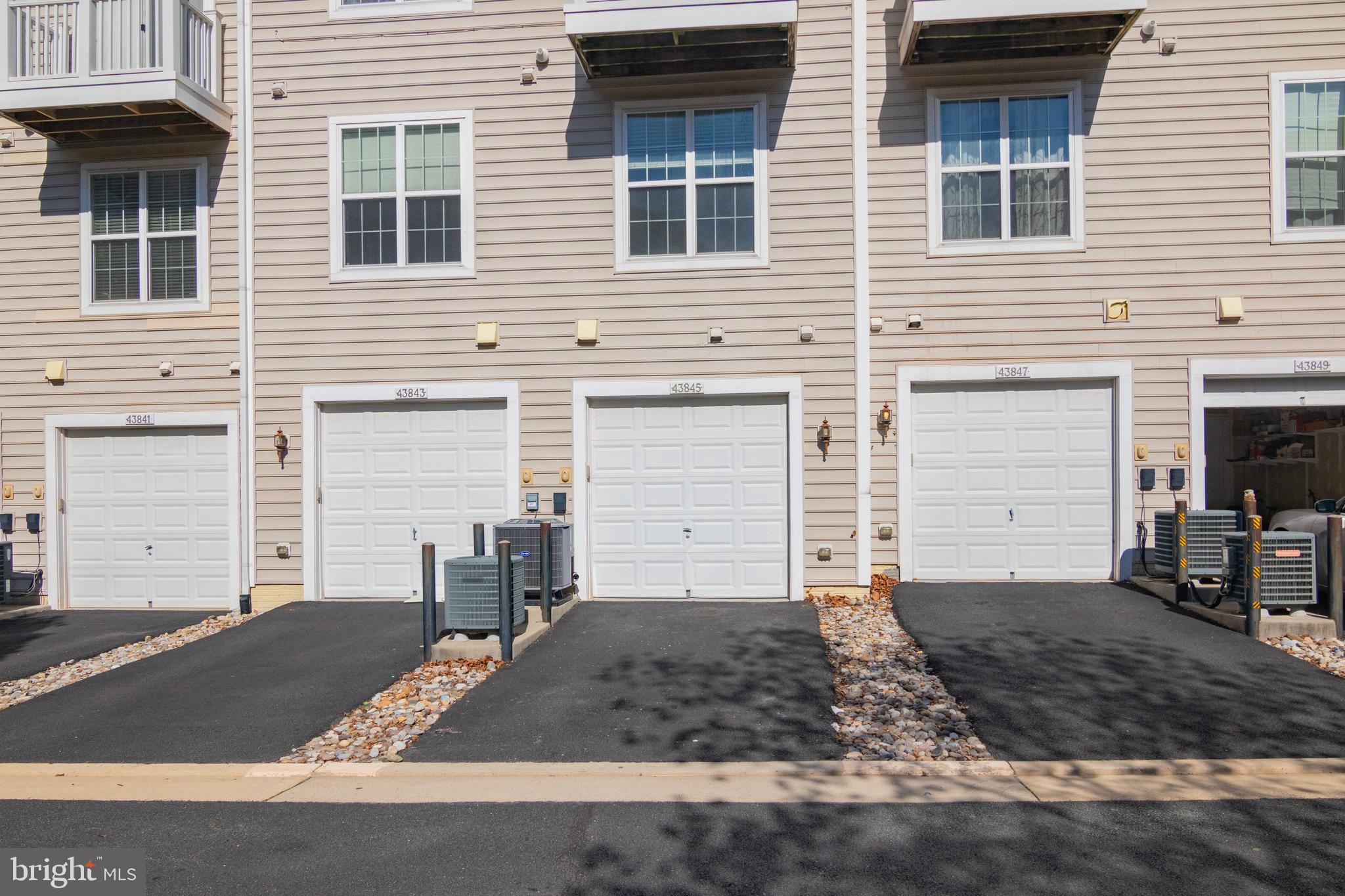43845 Centergate Drive Ashburn, VA 20148 - Photo 21 of 23 Rear Entrance
