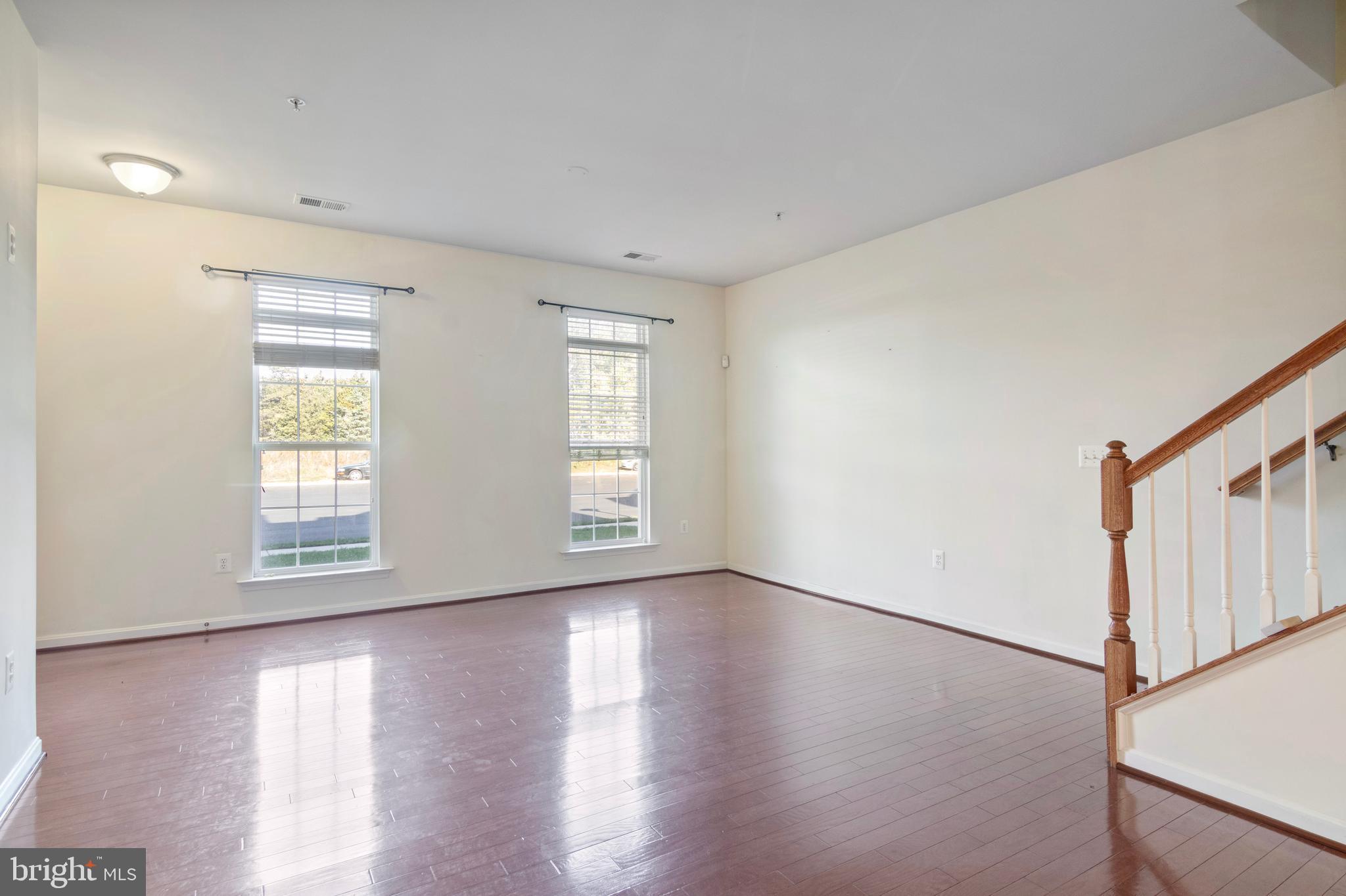 43845 Centergate Drive Ashburn, VA 20148 - Photo 6 of 23 Living Room