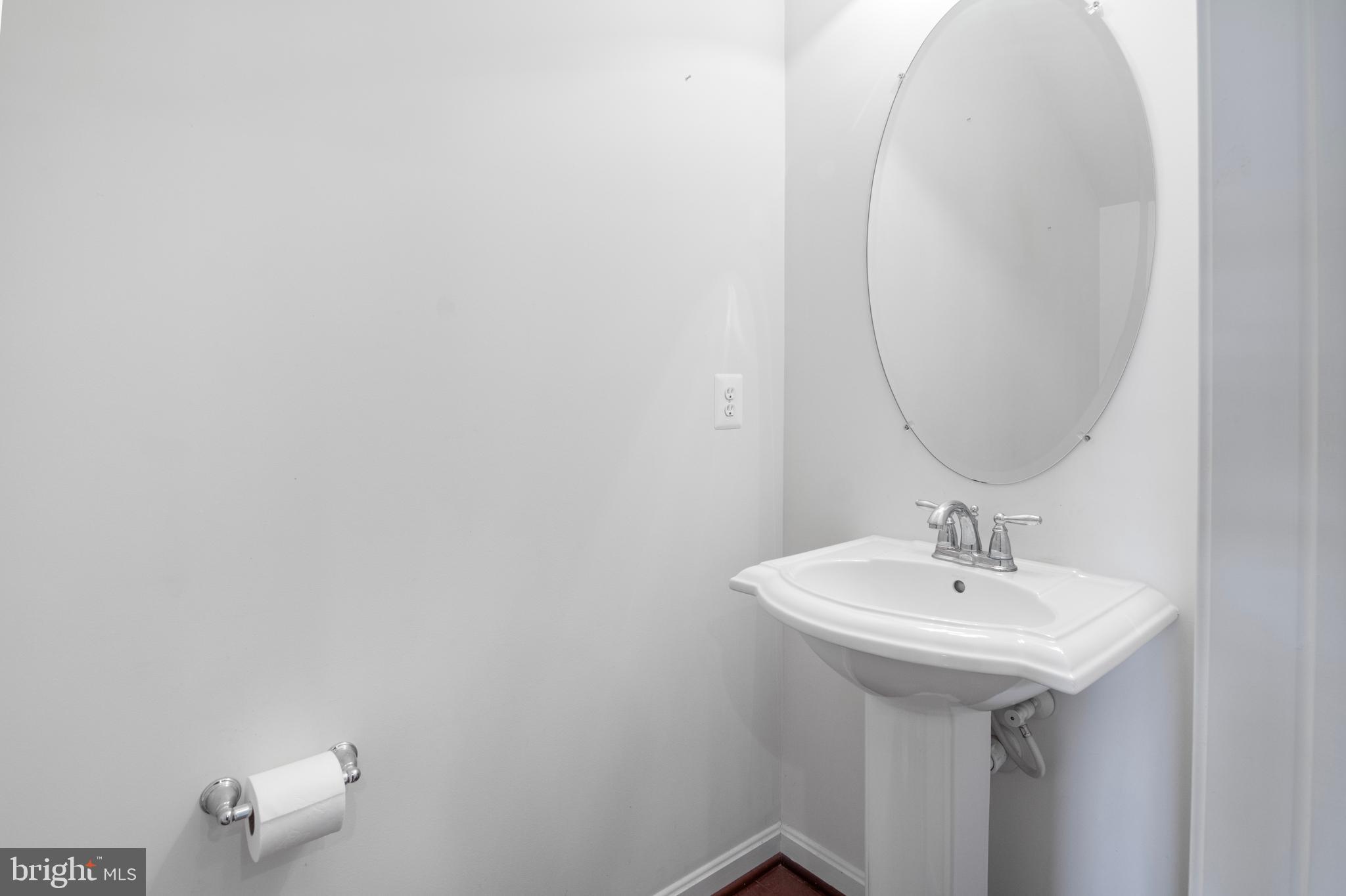 43845 Centergate Drive Ashburn, VA 20148 - Photo 9 of 23 Main Level Half Bathroom