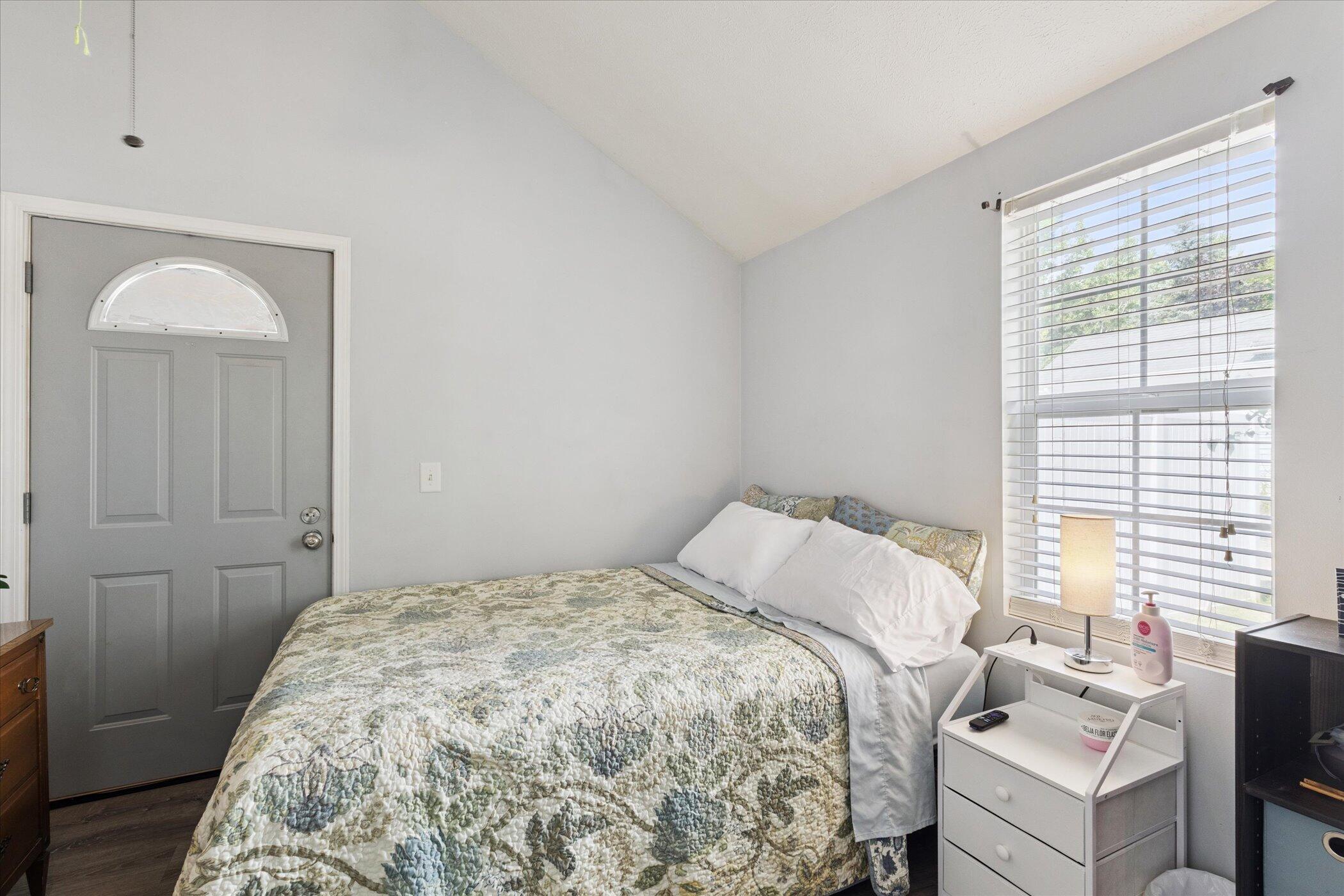 1232 West Main Street Ionia, MI 48846 - Photo 24 of 38 16-1232-W-Main-St-Ionia-MI-48846-WindowS