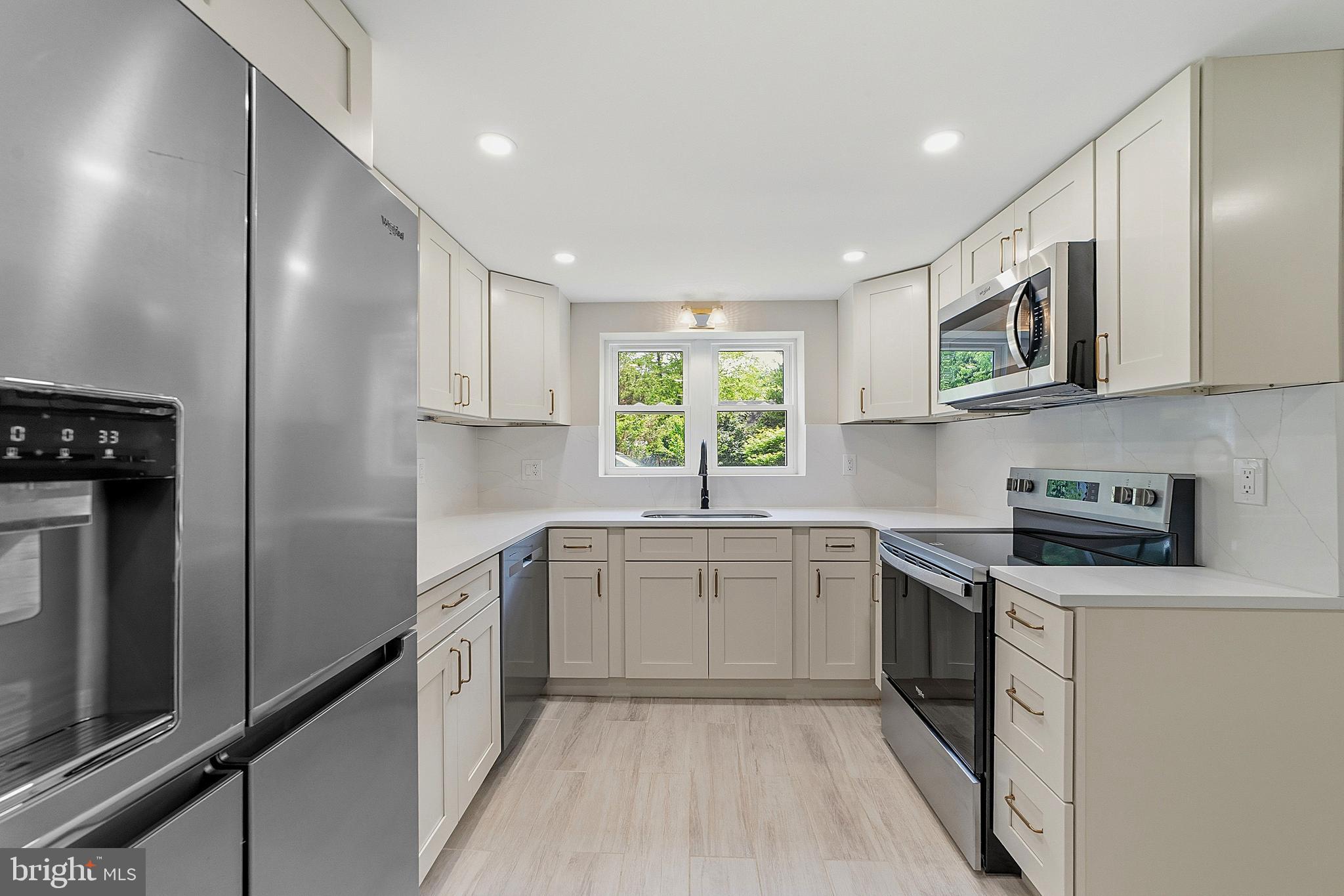 281 Friendship Road Cranbury, NJ 08512 - Photo 17 of 37