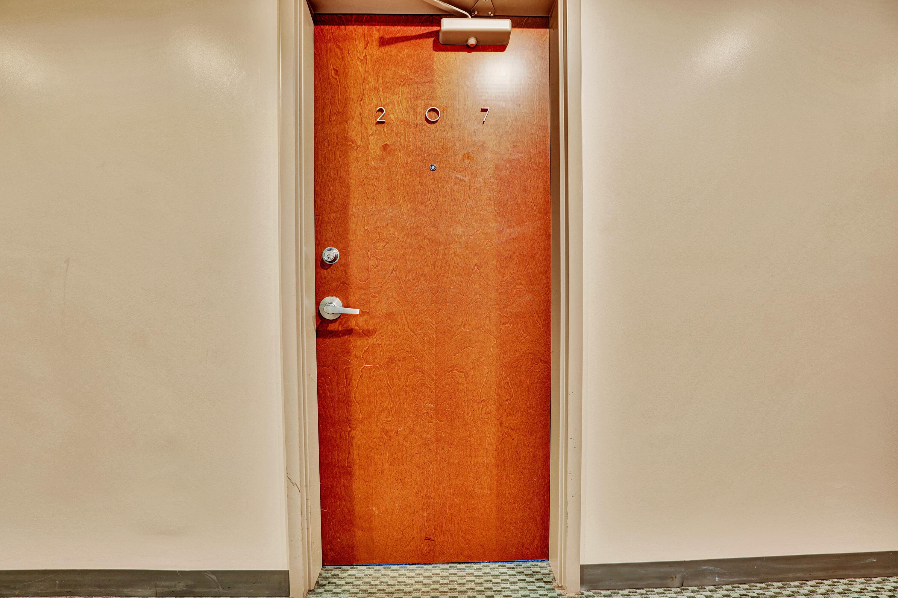 767 North High Street, Unit R207 Columbus, OH 43215 - Photo 21 of 26 Entry