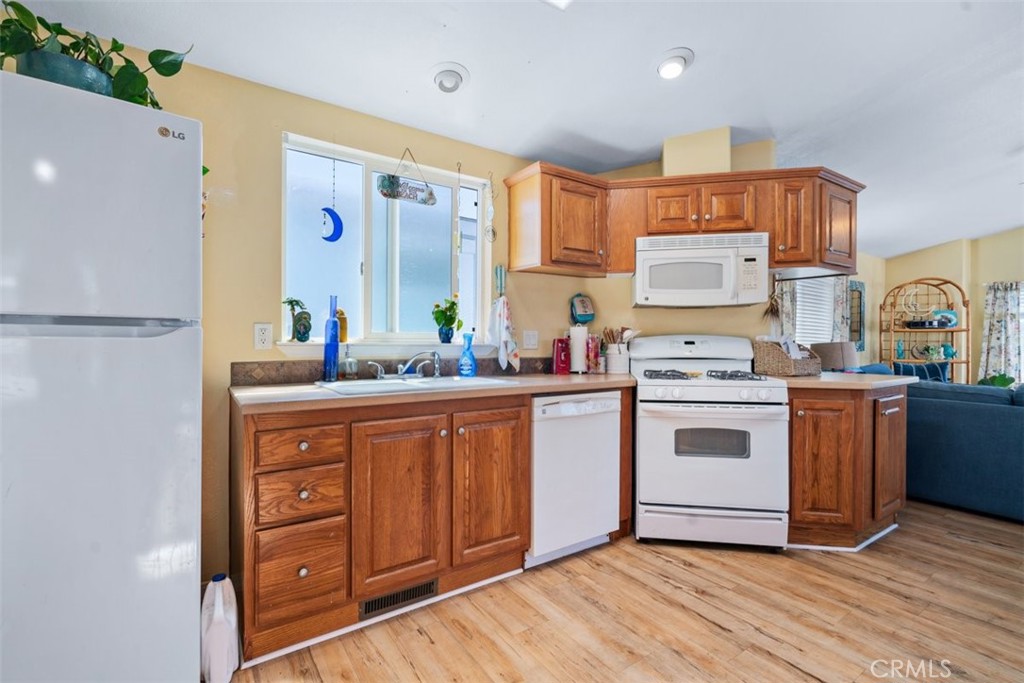 500 Atascadero Road Morro Bay, CA 93442 - Photo 13 of 31 Bright kitchen, dishwasher is now removed, see next photo.