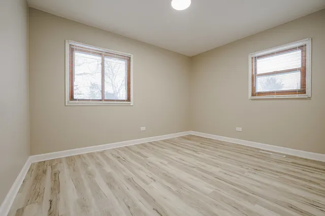 $314,900 | 311 West Kennedy Drive, Streamwood, IL 60107