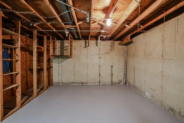 $314,900 | 311 West Kennedy Drive, Streamwood, IL 60107