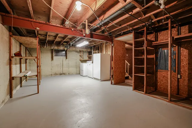 $314,900 | 311 West Kennedy Drive, Streamwood, IL 60107