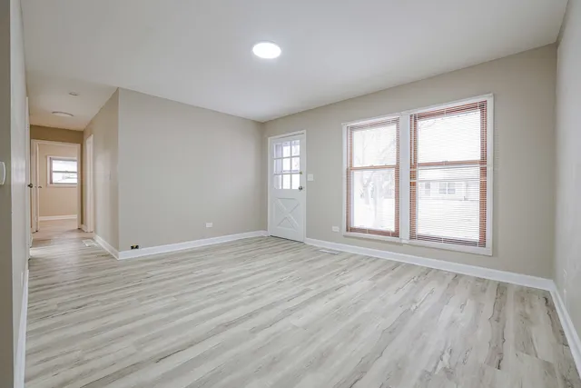 $314,900 | 311 West Kennedy Drive, Streamwood, IL 60107