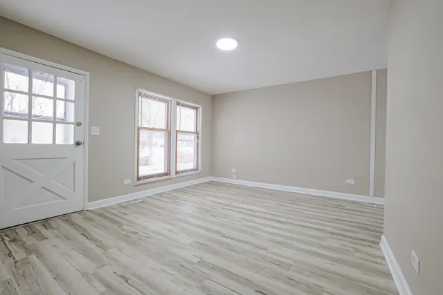 $314,900 | 311 West Kennedy Drive, Streamwood, IL 60107