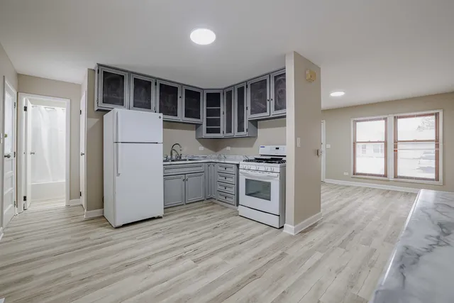 $314,900 | 311 West Kennedy Drive, Streamwood, IL 60107