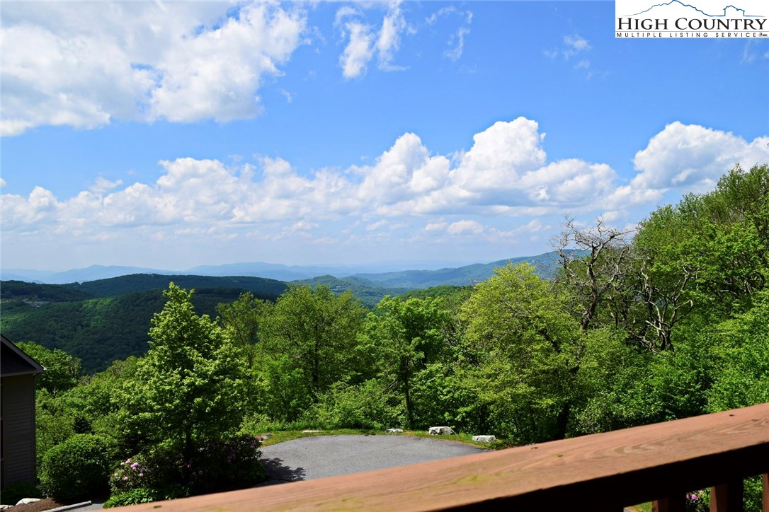 143 Wildflower Ridge, Unit 17D Sugar Mountain, NC 28604 - Photo 2 of 24