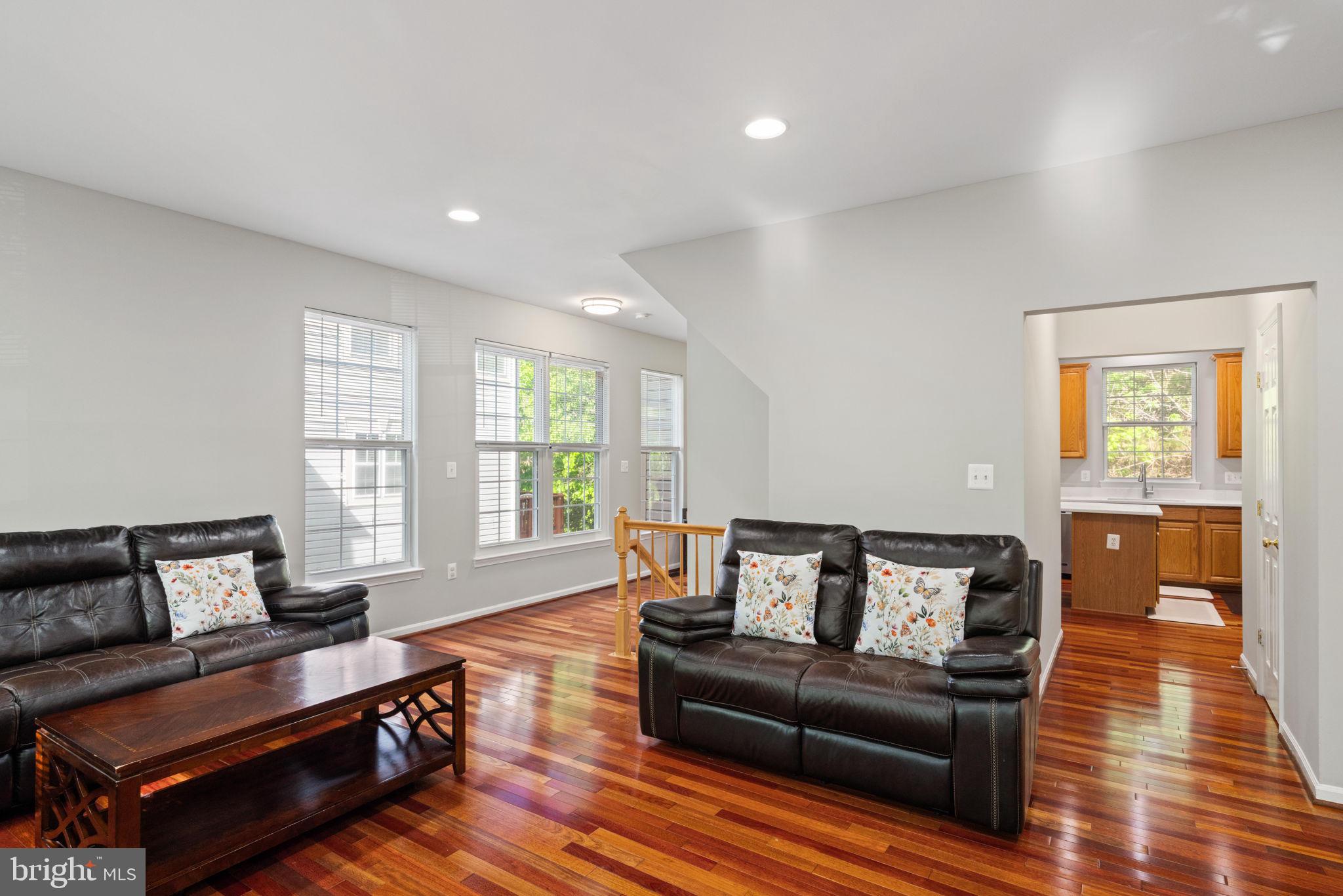 21654 Frame Square Broadlands, VA 20148 - Photo 20 of 43 Bright and inviting living space.