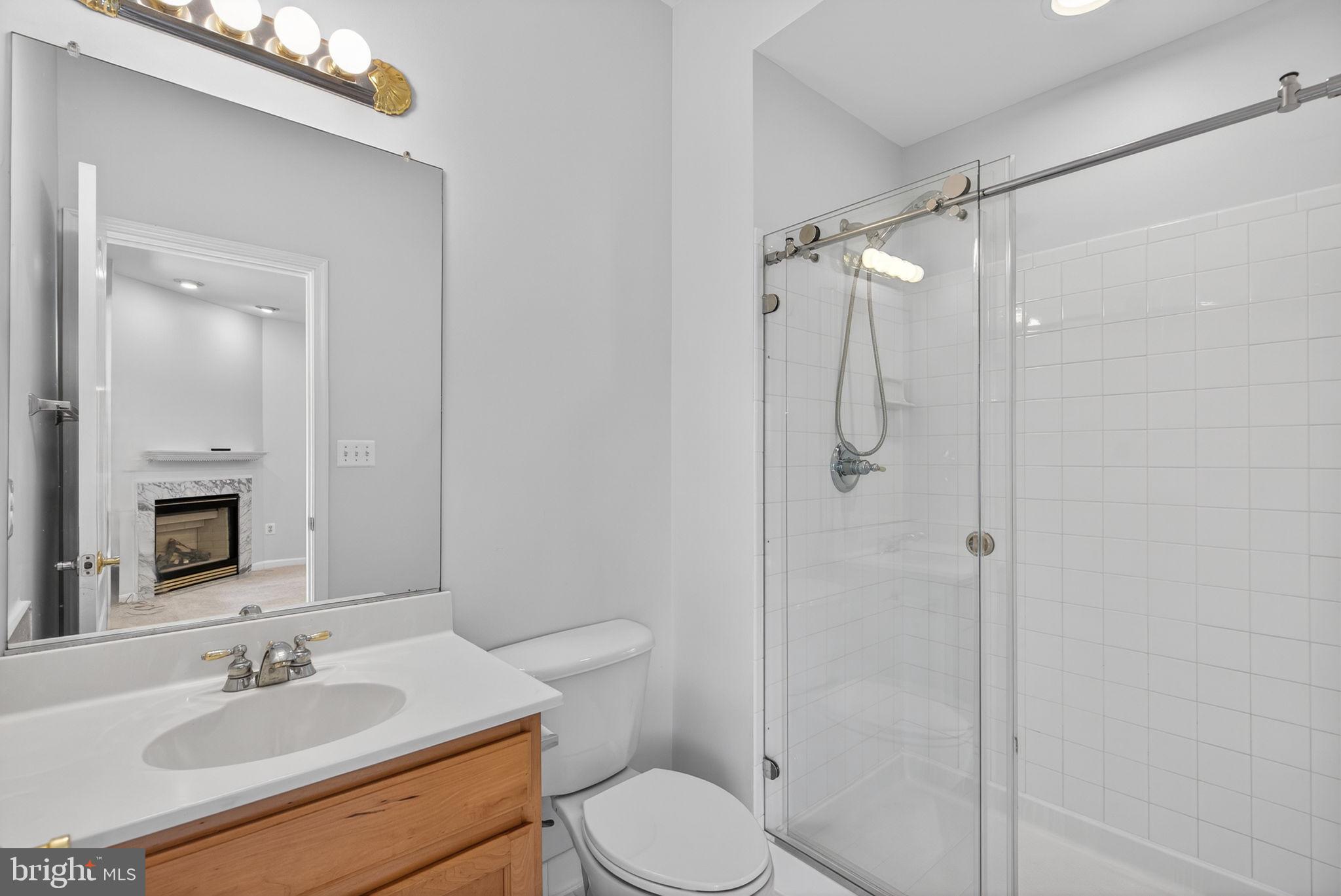 13597 Big Boulder Road Herndon, VA 20171 - Photo 34 of 41 Full Bath Off Family Room