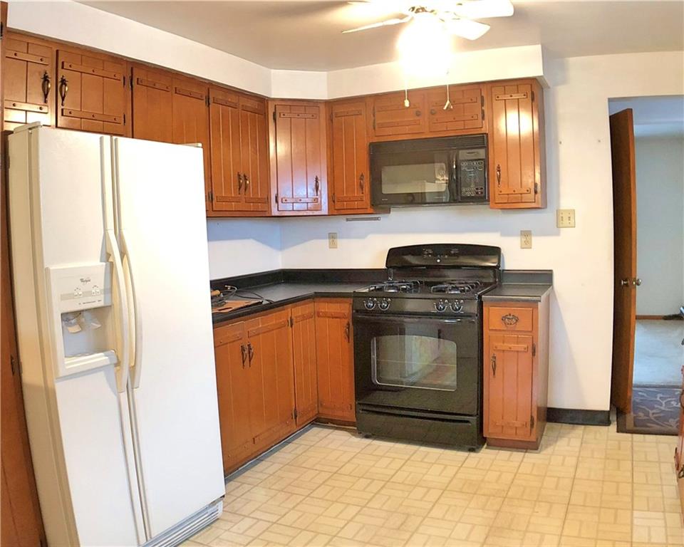 5271 McAnnulty Road Pittsburgh, PA 15236 - Photo 3 of 20 Gallery Image 3