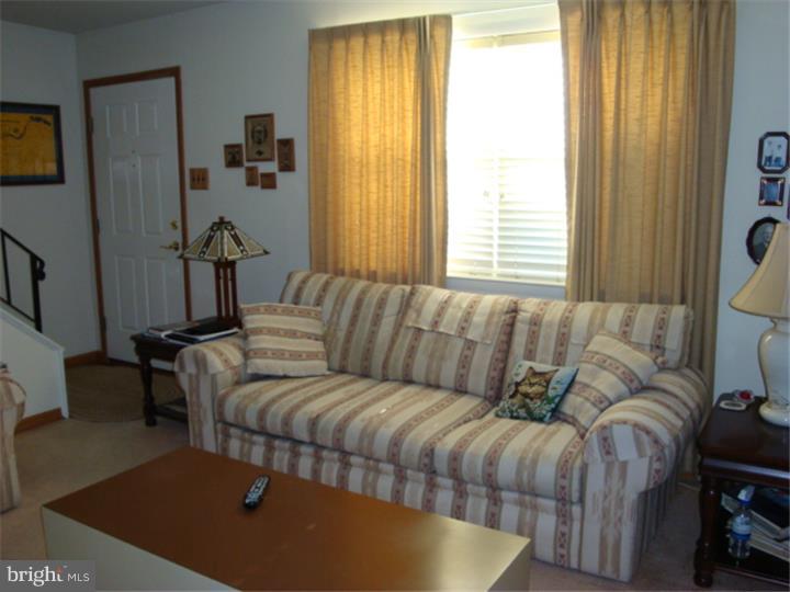 87 Eaves Mill Road Medford, NJ 08055 - Photo 5 of 19 Living Room