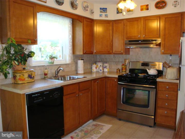 87 Eaves Mill Road Medford, NJ 08055 - Photo 8 of 19 Kitchen