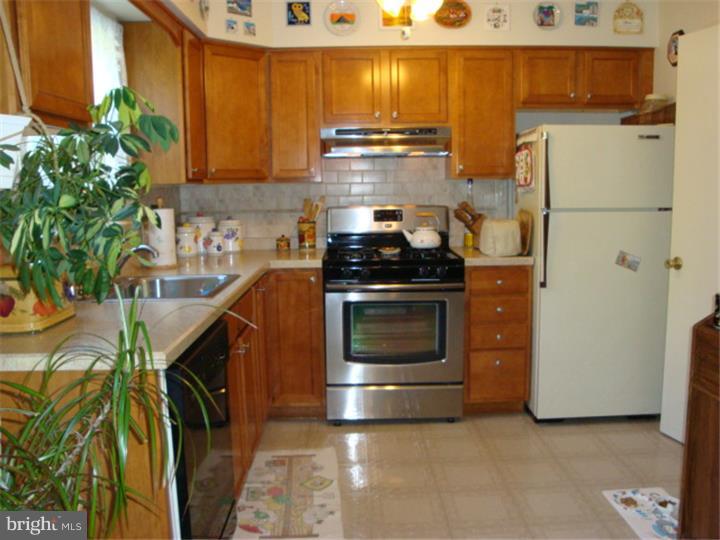 87 Eaves Mill Road Medford, NJ 08055 - Photo 9 of 19 Kitchen