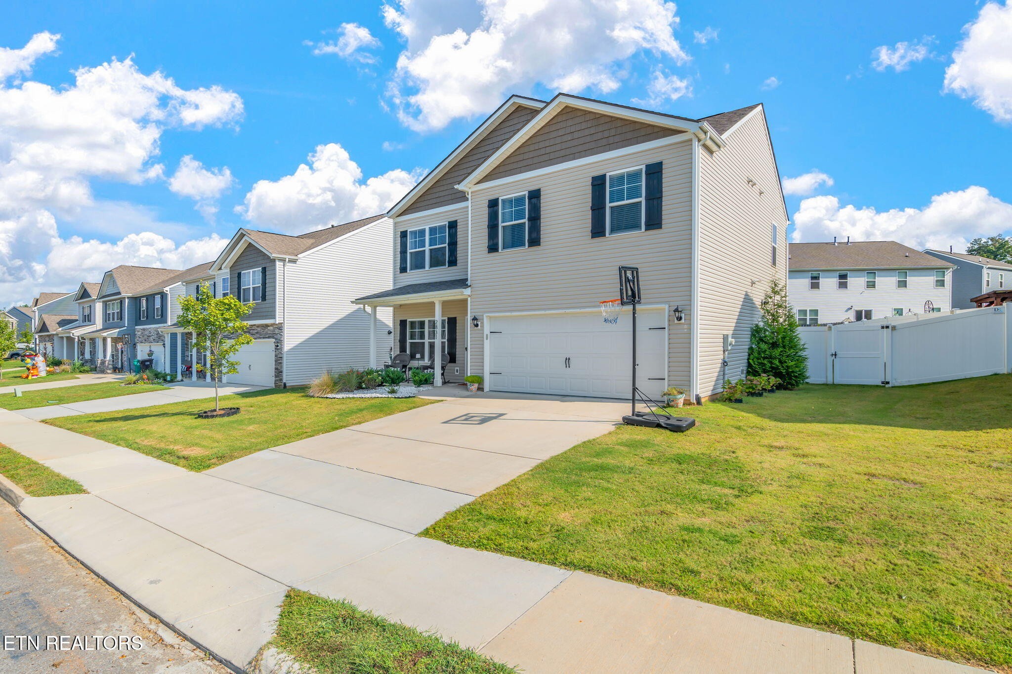 2831 Red Barn Road Knoxville, TN 37931 - Photo 3 of 41 Gallery Image 3