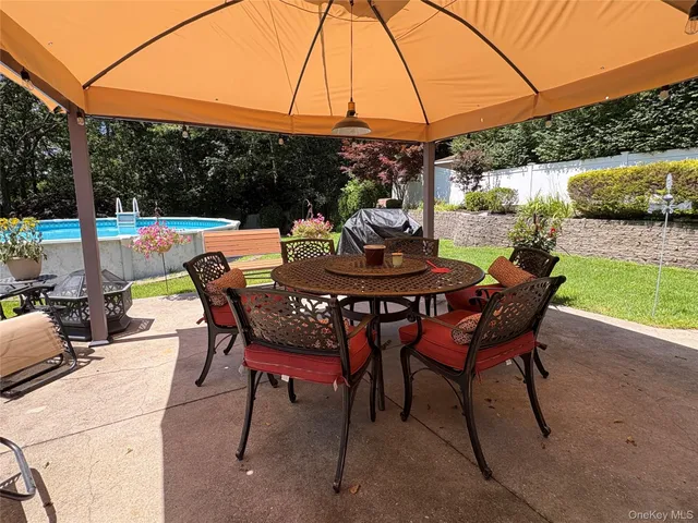 $778,333 | 18 Hill Lane, Smithtown, NY 11787