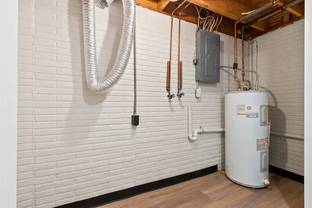 $164,900 | 2130 Elm View Drive, Unit J, Ashwaubenon, WI 54304