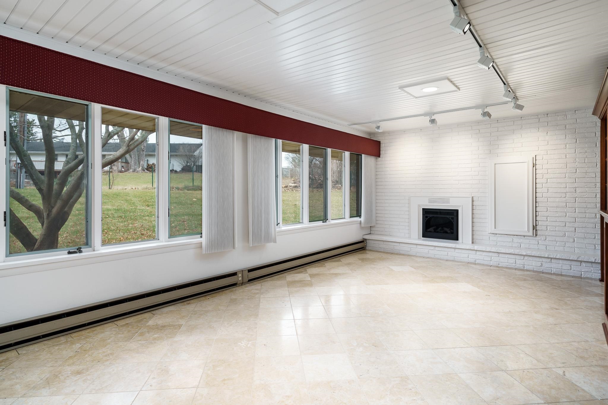 2510 Harris Road Rockford, IL 61107 - Photo 14 of 40 Gallery Image 14