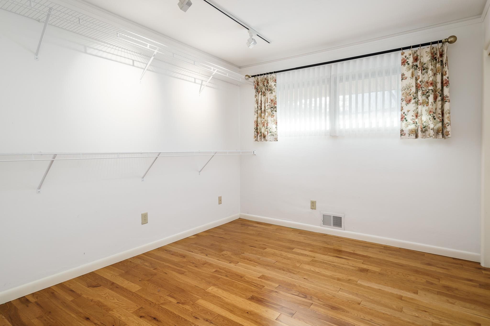 2510 Harris Road Rockford, IL 61107 - Photo 20 of 40 Gallery Image 20