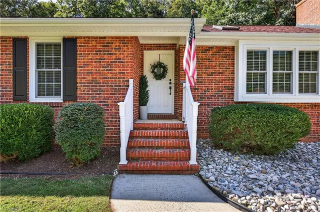 $365,000 | 1224 Skyview Drive, Mebane, NC 27302