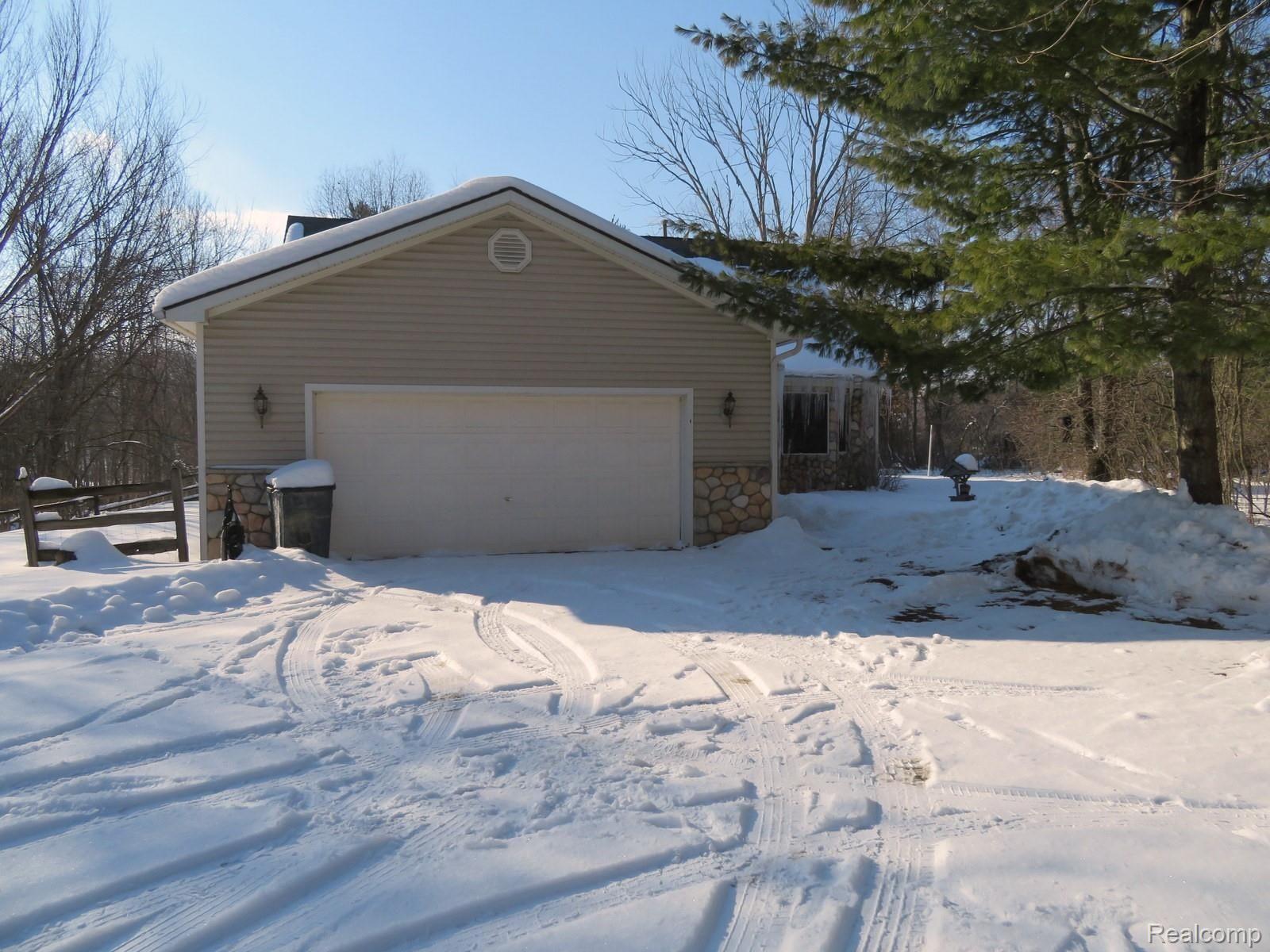 7121 Mabley Hill Road Fenton, MI 48430 - Photo 1 of 24 7121 Mabley Hill.JPG