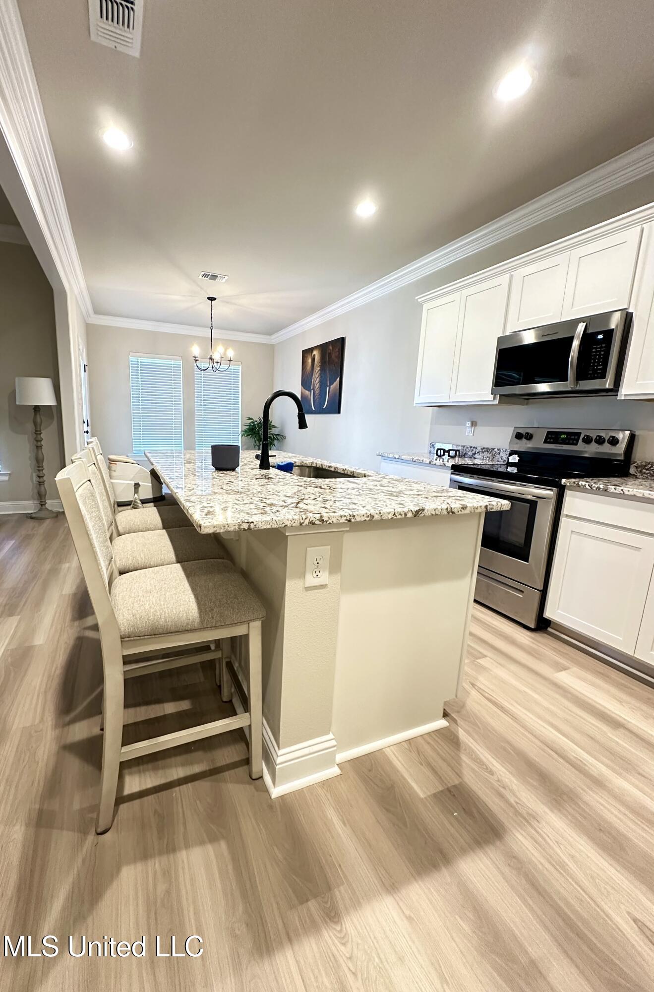 10318 Patrick Drive Gulfport, MS 39503 - Photo 5 of 15 Kitchen