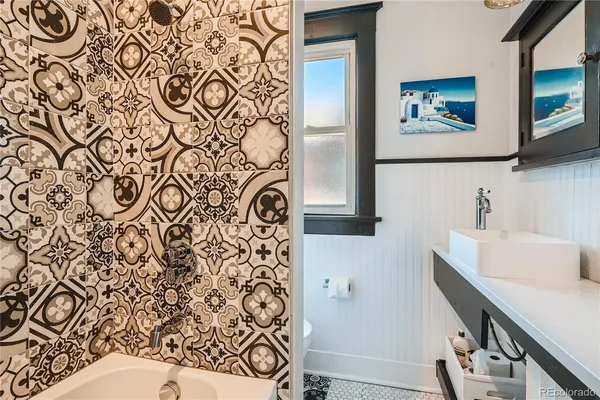 $4,300 | 2305 Hudson Street, Denver, CO 80207