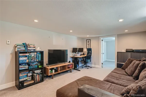 $4,300 | 2305 Hudson Street, Denver, CO 80207