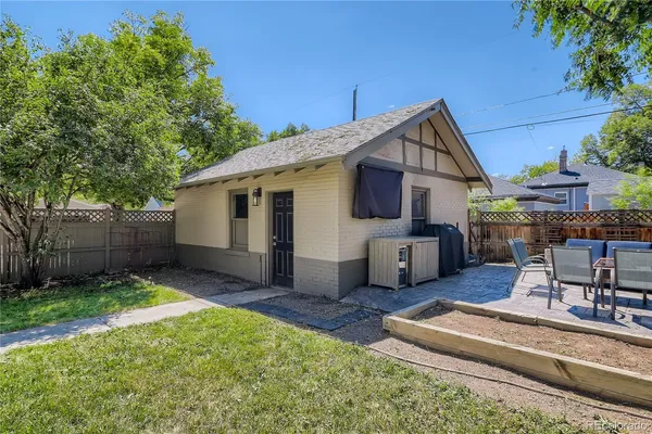 $4,300 | 2305 Hudson Street, Denver, CO 80207