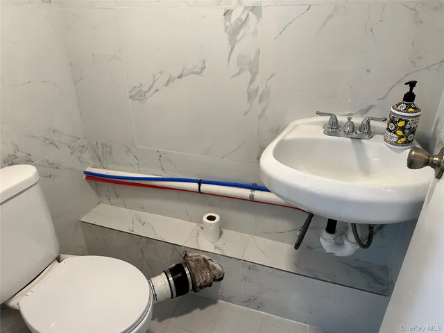 $850 | 245 Glenhill Avenue, Unit ROOM 1, Yonkers, NY 10701