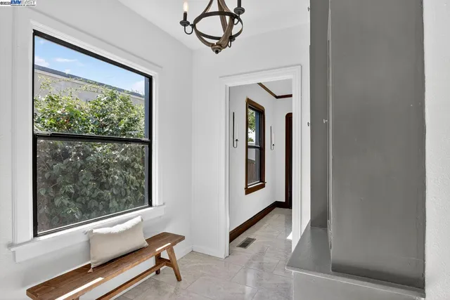 $1,200,000 | 464 Kenilworth Avenue, San Leandro, CA 94577