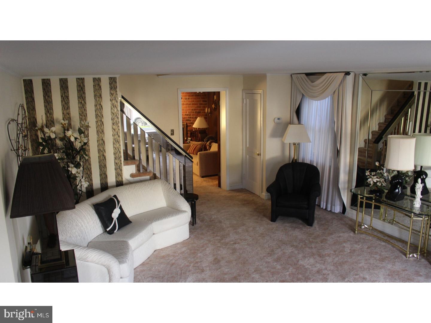 34 Barbara Drive Springfield, PA 19064 - Photo 2 of 17 Living Room