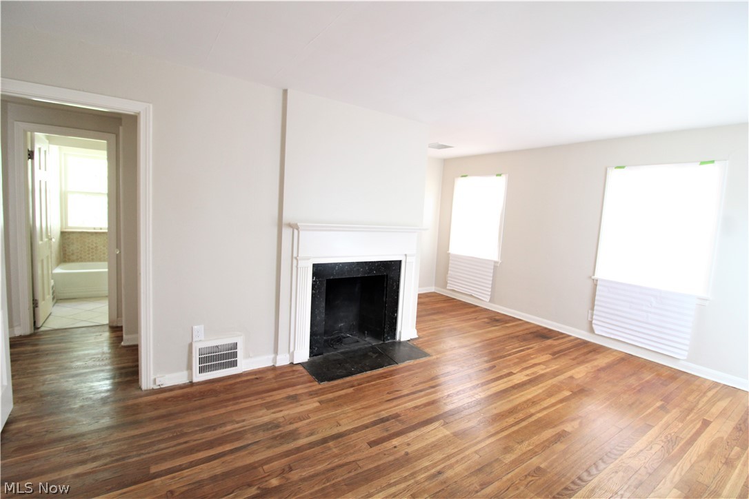 3643 Randolph Road Cleveland, OH 44121 - Photo 3 of 27