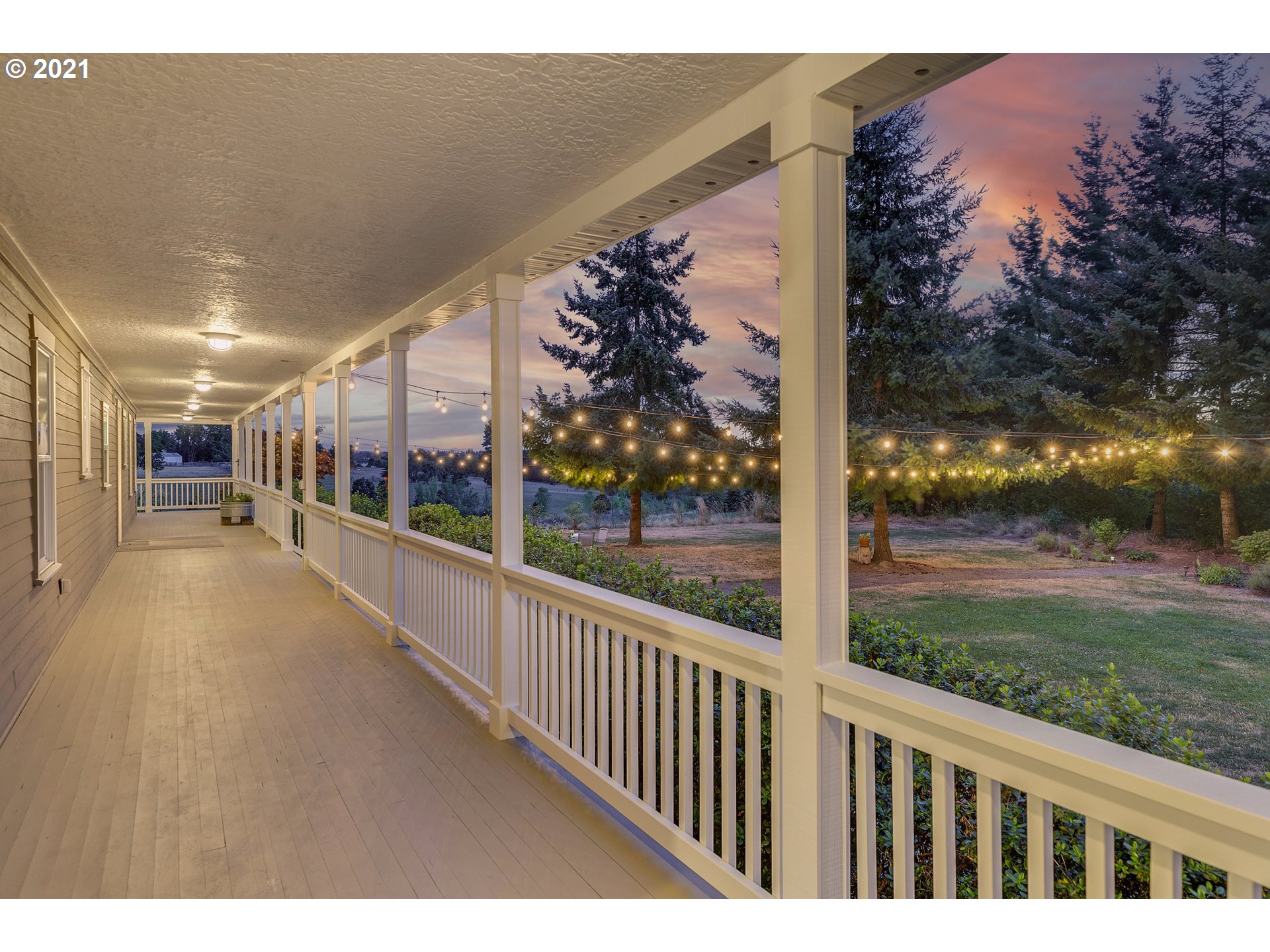 32991 South Kropf Road Molalla, OR 97038 - Photo 24 of 32 a view of a porch