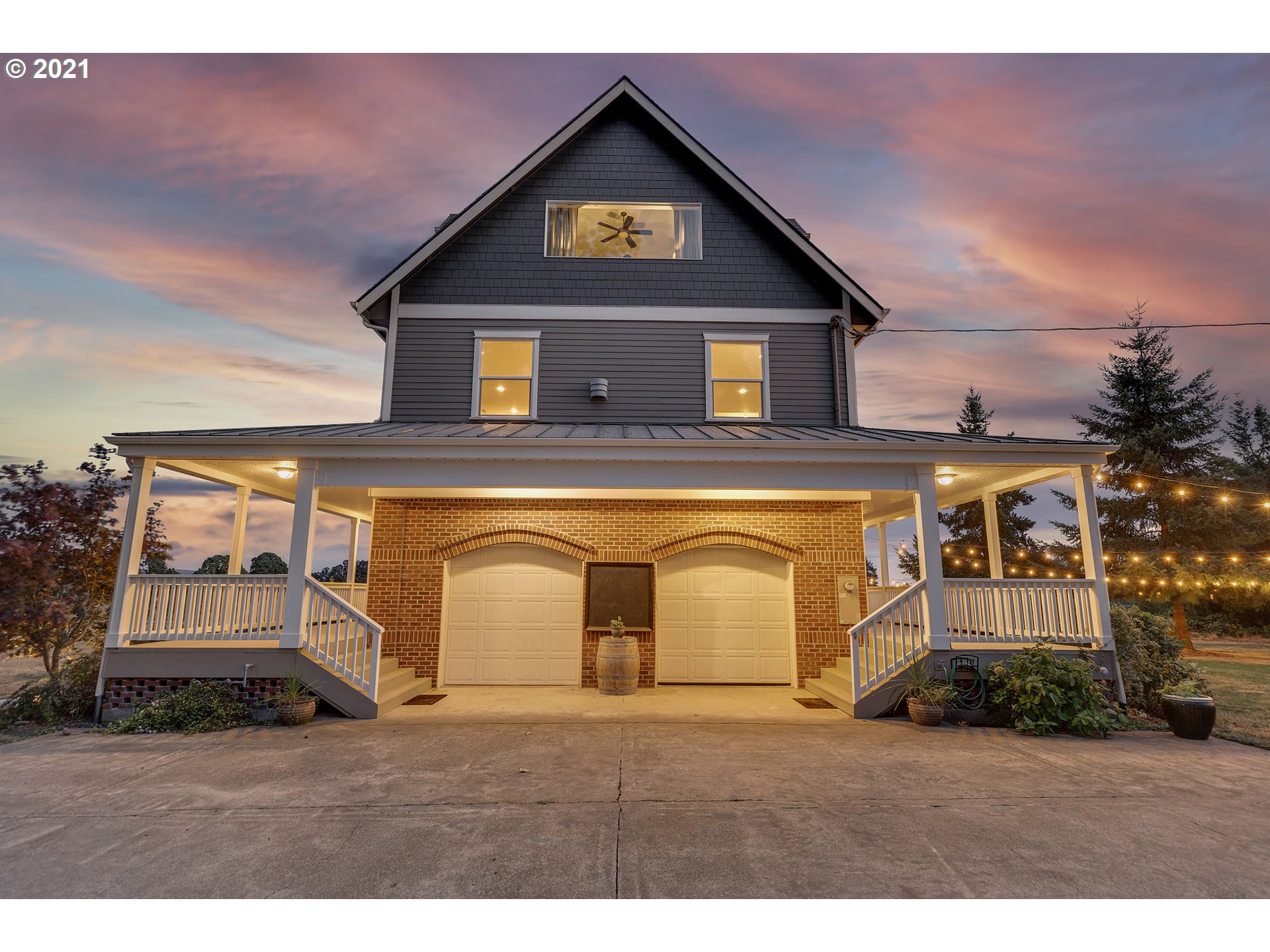 32991 South Kropf Road Molalla, OR 97038 - Photo 28 of 32 a view of a house with entrance gate