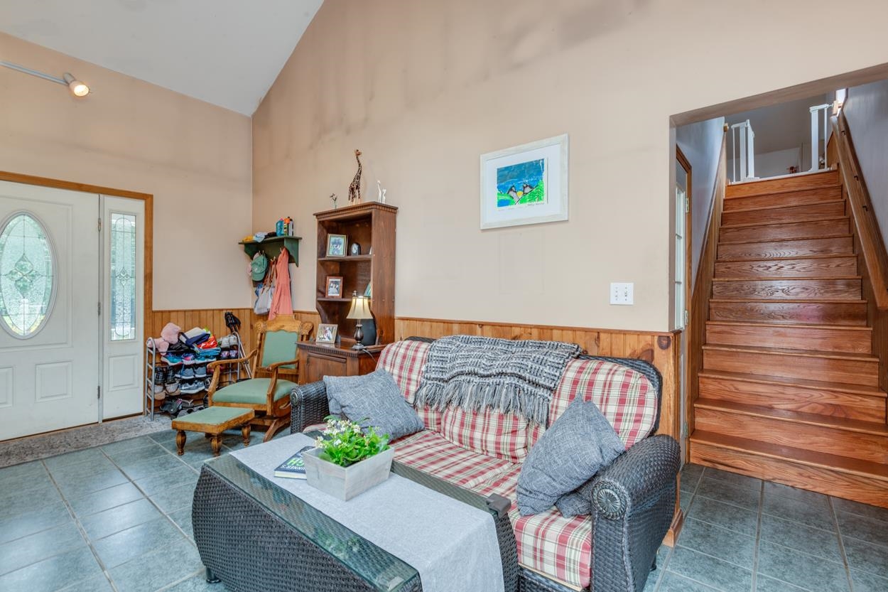 565 3rd Range Road Pembroke, NH 03275 - Photo 12 of 37